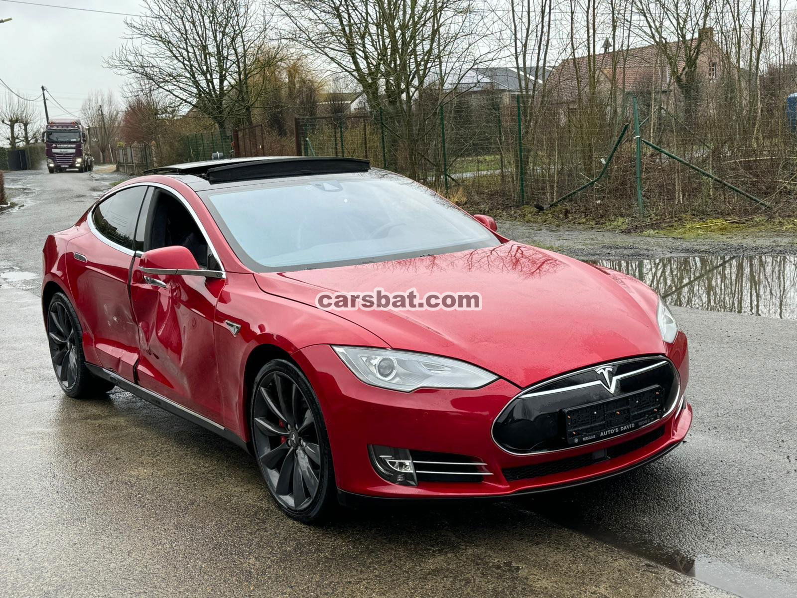 Rot Tesla Model S P85D 85 kWh 2015 jahr Elektrisch Automatik 262 HP 124124 km CarsBat