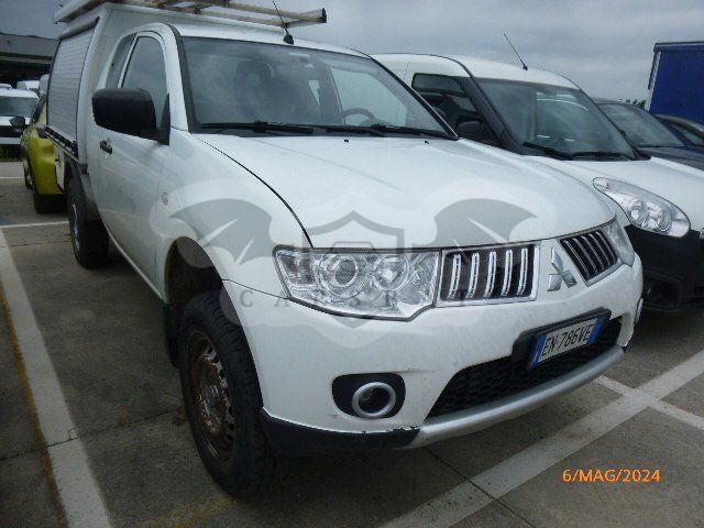 Mitsubishi L200 2.5 TDI Invite 2013