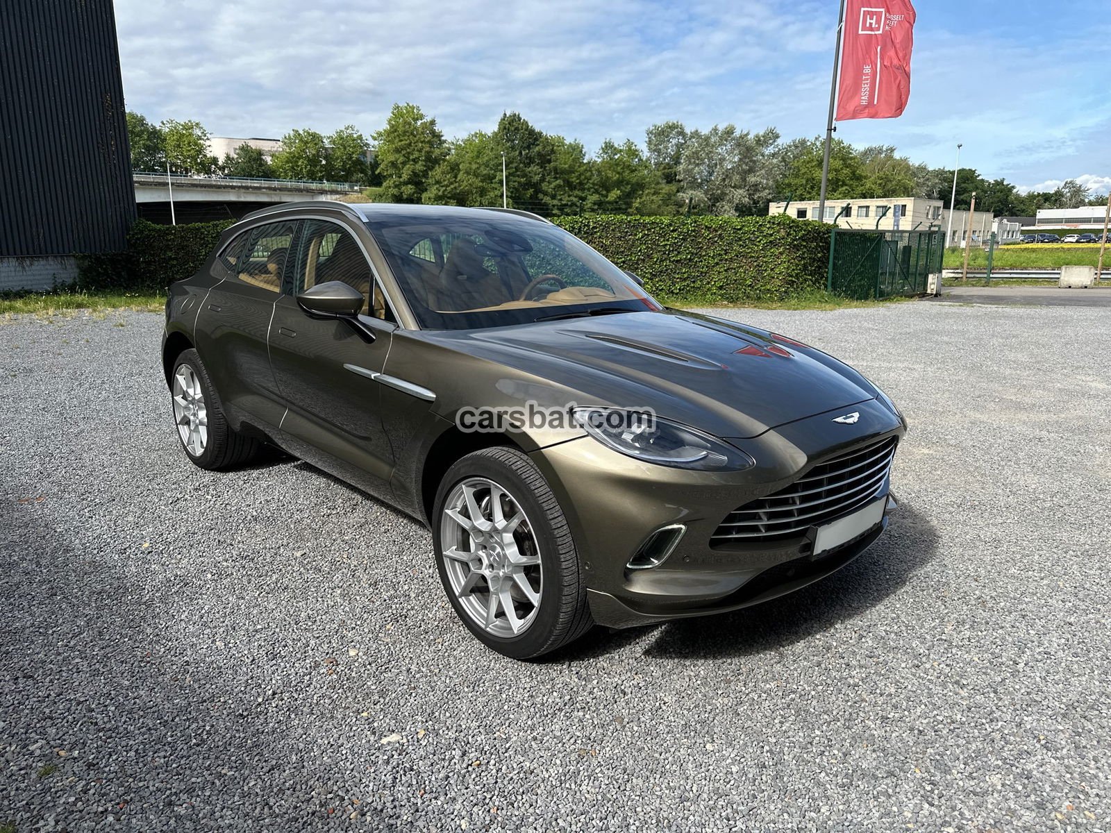 Aston Martin DBX 2021