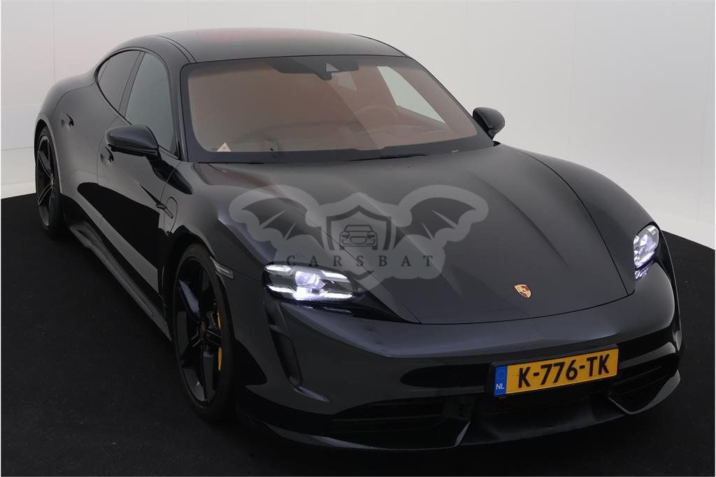 Porsche Taycan Turbo S 93 kWh 2021
