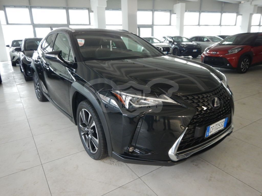 Lexus UX 2021
