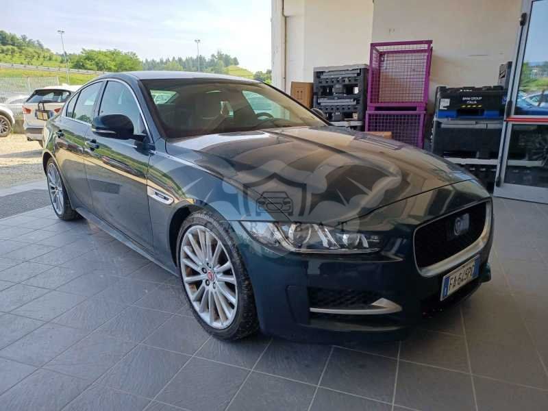 Jaguar XE 2.0d Pure 2015