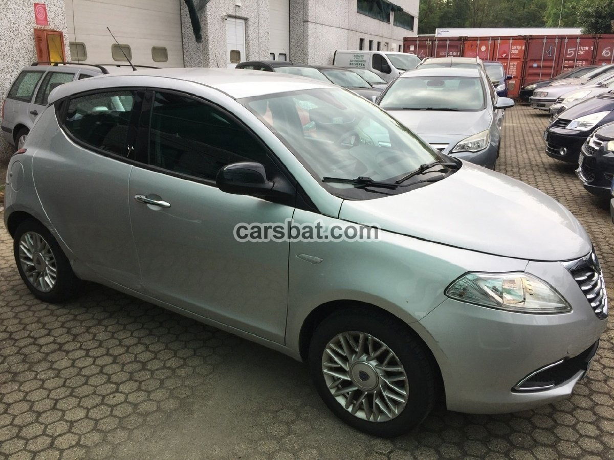 Lancia Ypsilon 1.2 Silver 2014