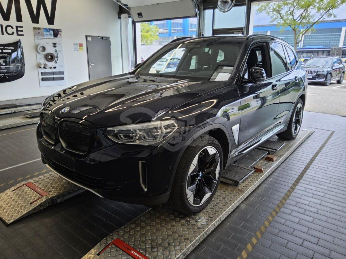 BMW iX3 2021