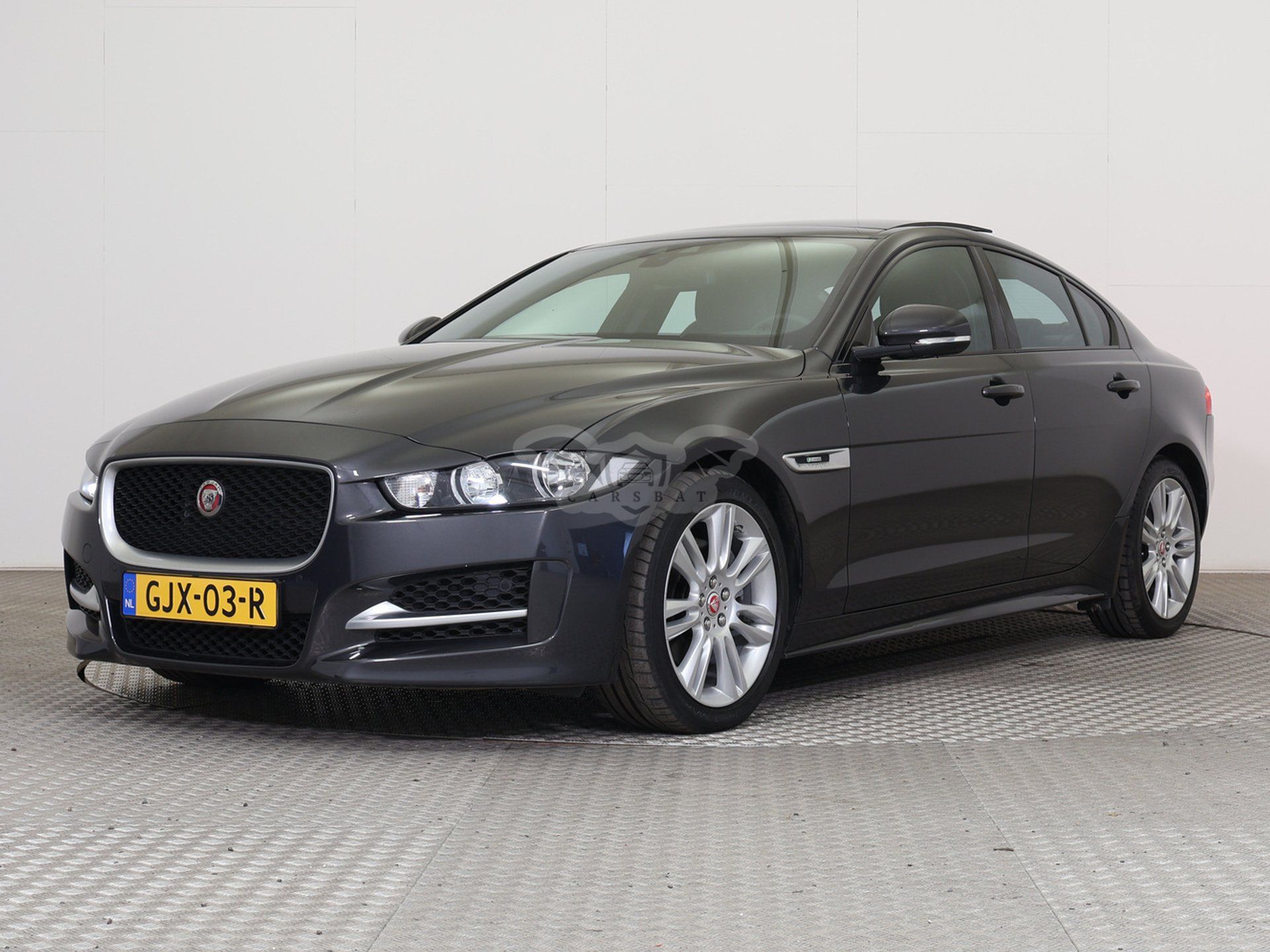 Jaguar XE 2.0 Portfolio 2017