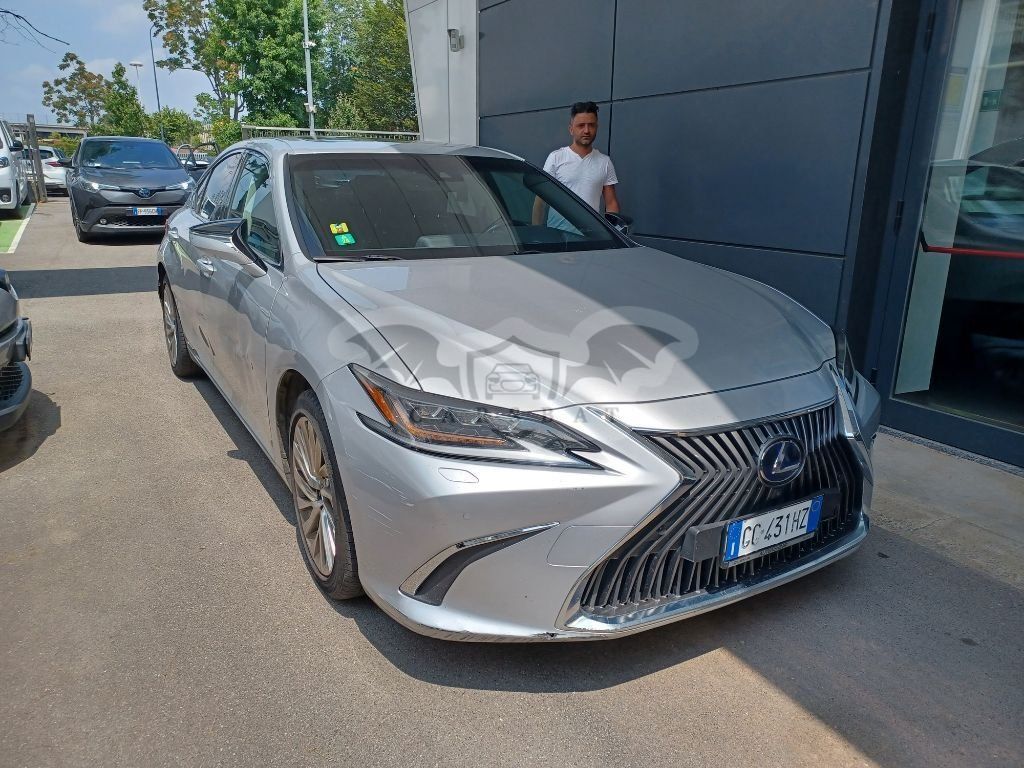 Lexus ES 300h Luxury 2021