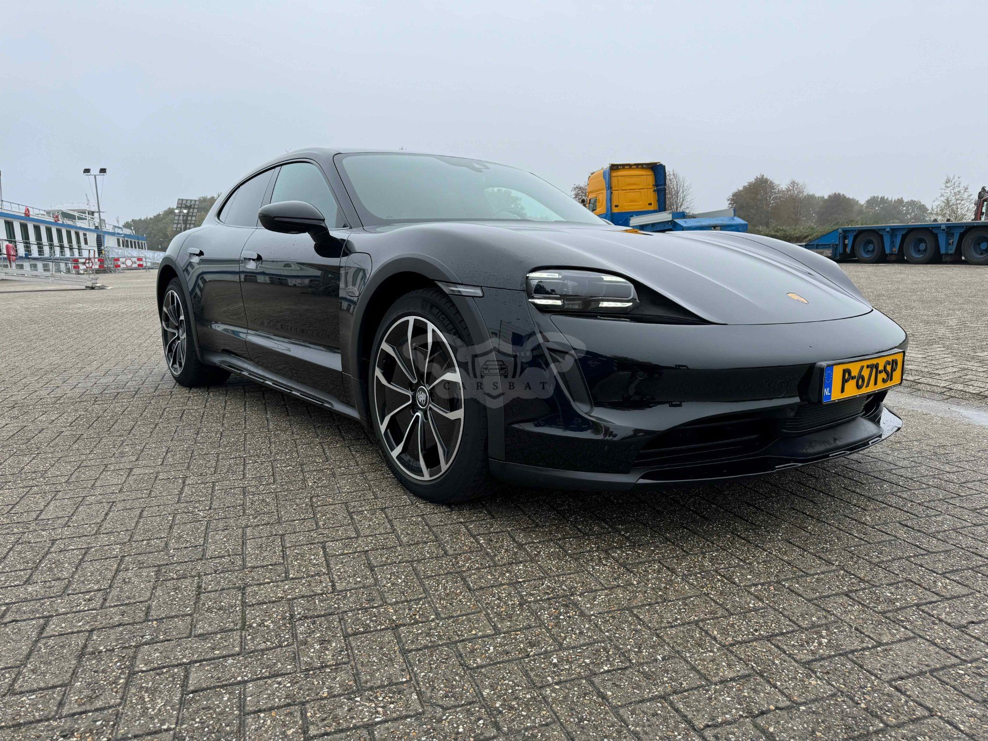 Porsche Taycan Cross Turismo 2021