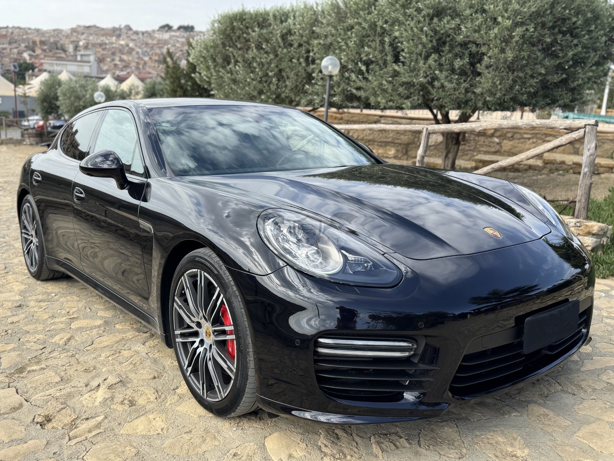 Porsche Panamera GTS 4.8 Platinum Edition 2016