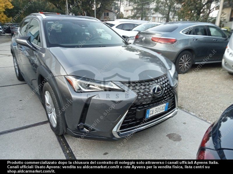 Lexus UX Business 2020