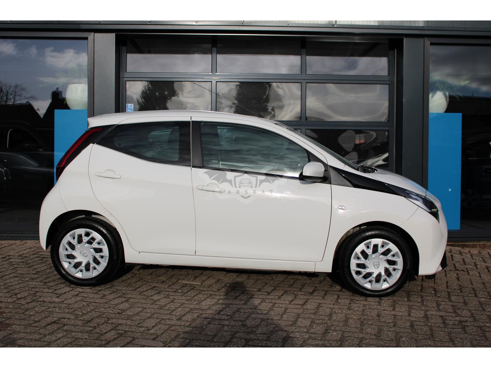 Toyota Aygo 1.0 VVT-i X-Play 2020