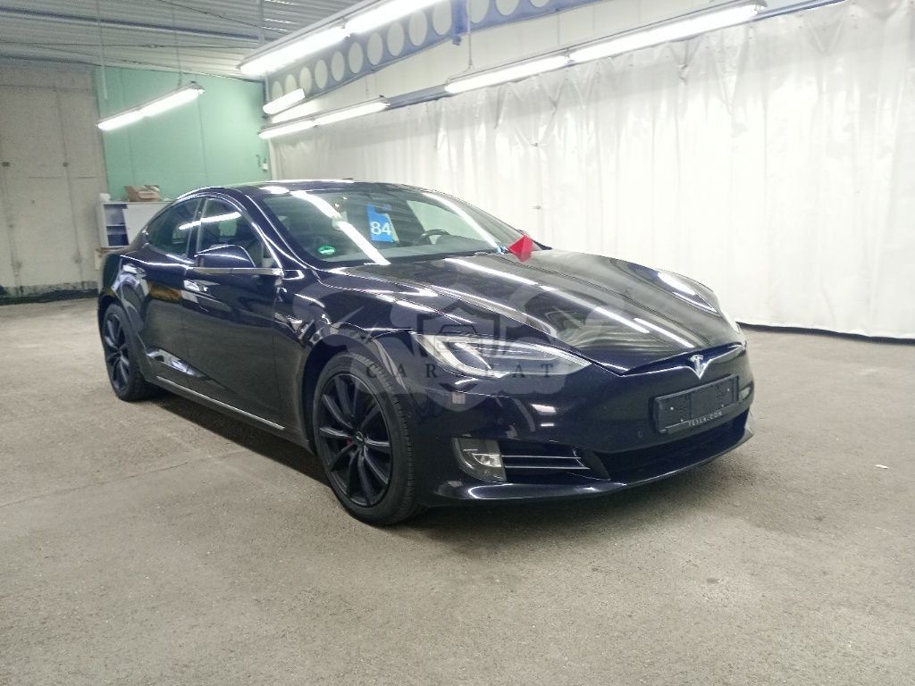Tesla Model S 2018