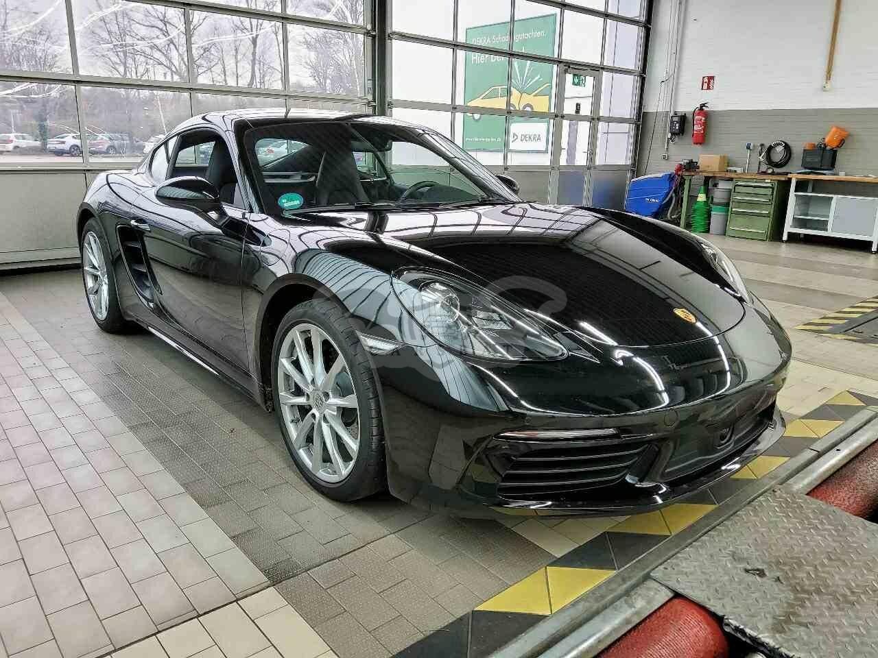 Porsche Cayman 2020