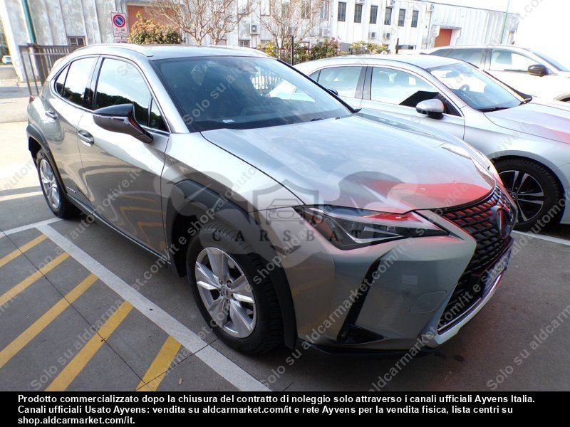 Lexus UX Business 2021