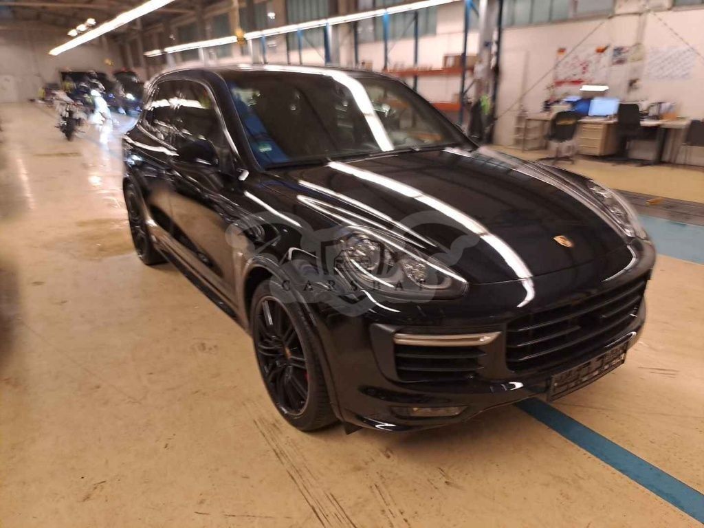 Porsche Cayenne GTS 2015
