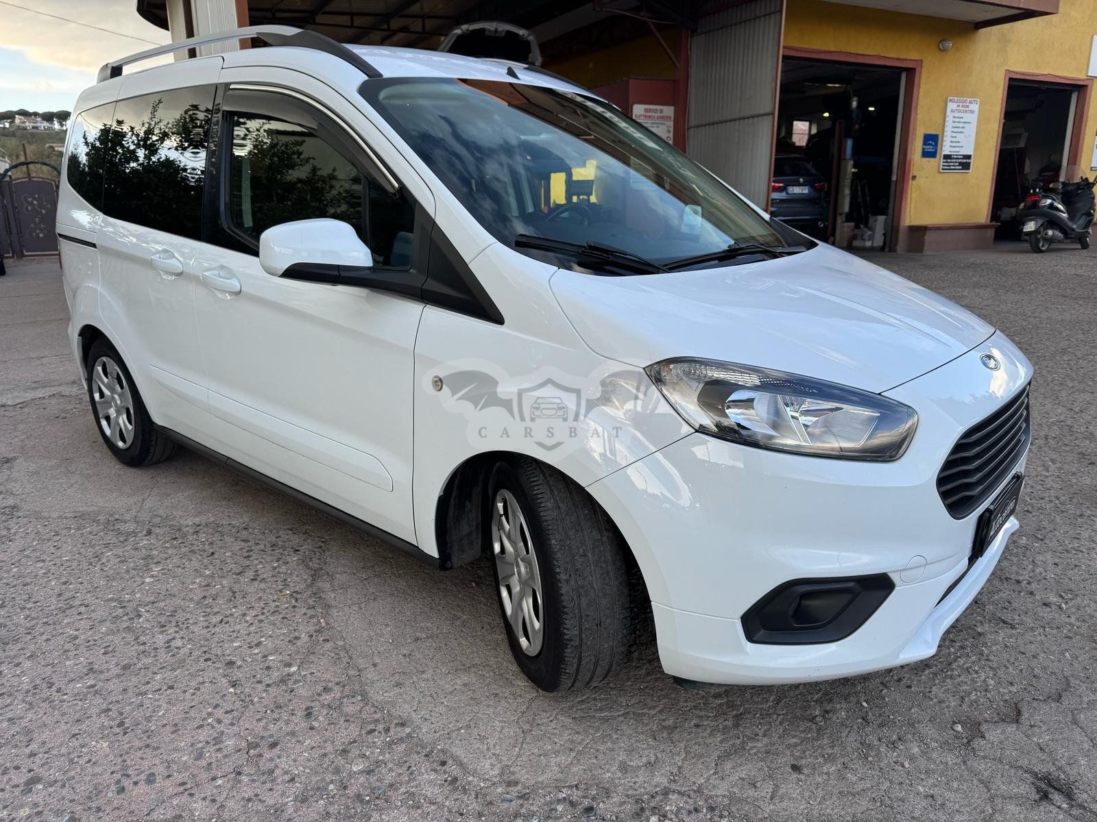 Ford Tourneo Courier 1.5 TDCI Plus 2020