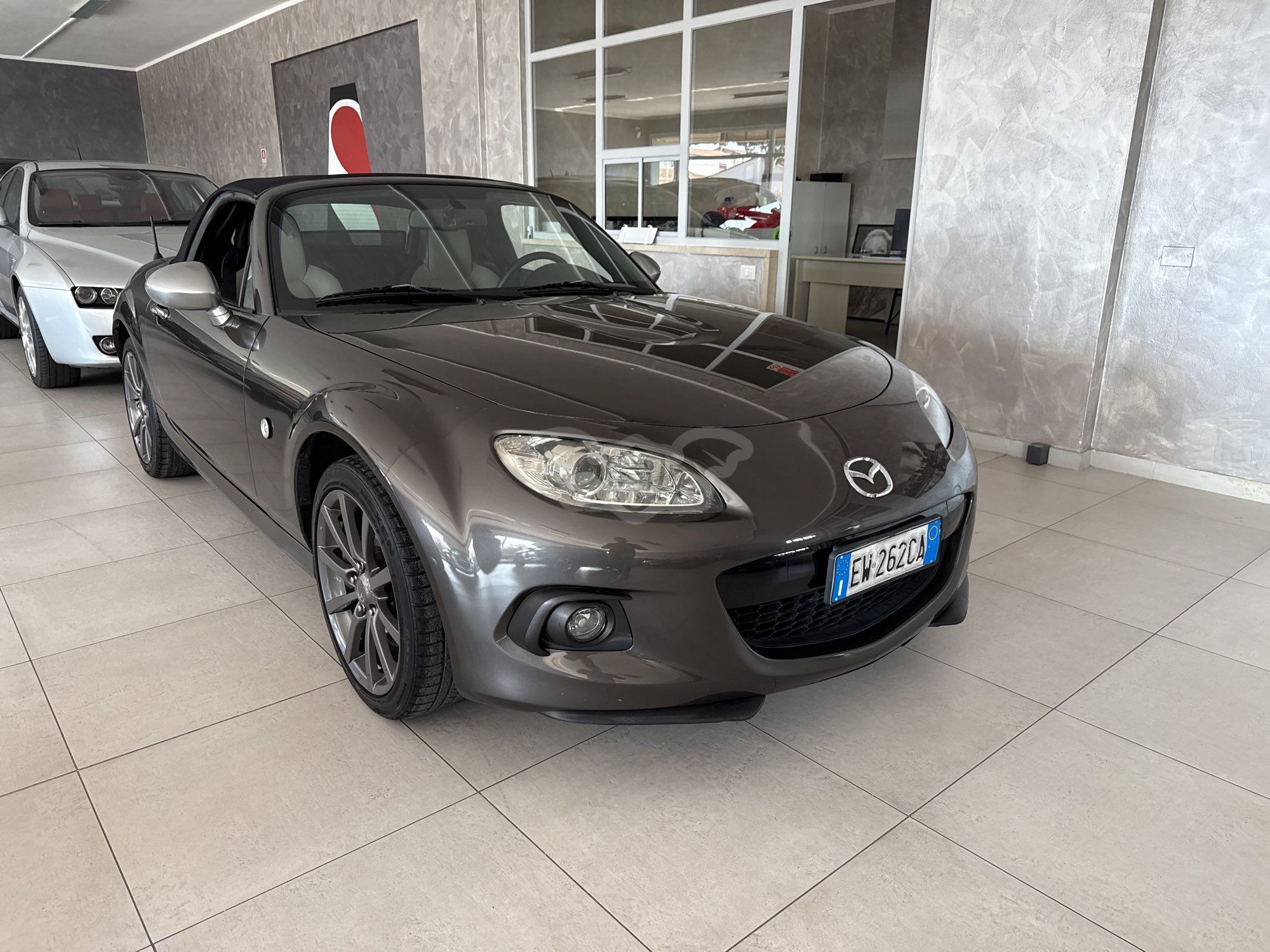 Mazda MX-5 (Miata) 1.8 SE 2014