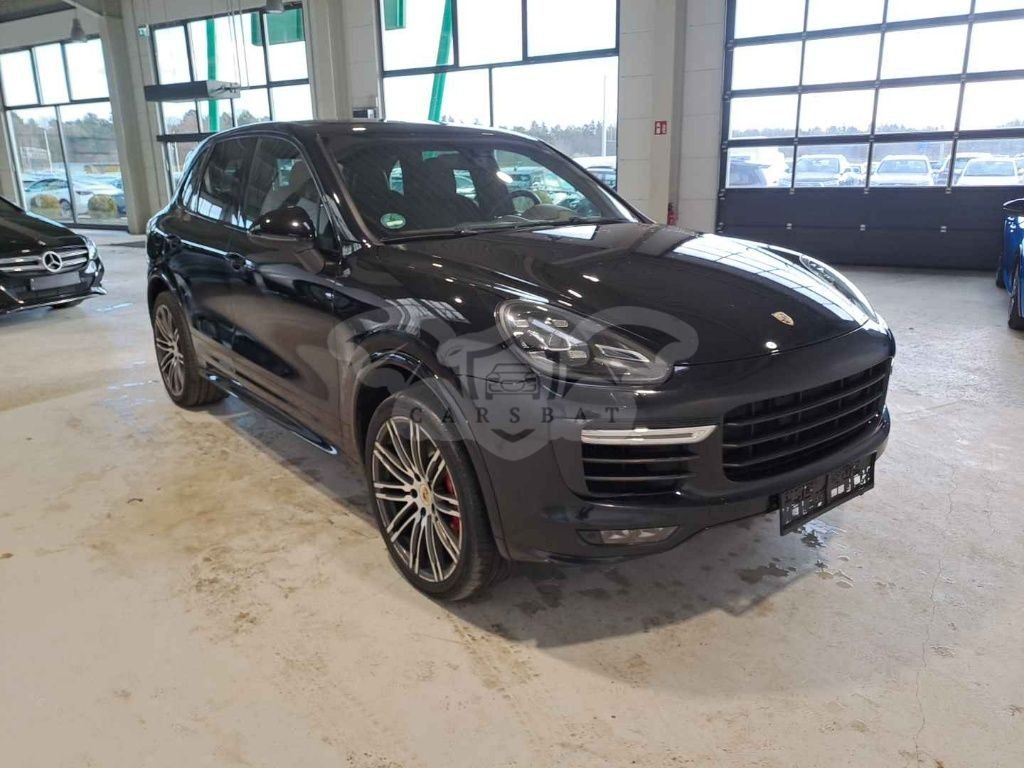 Porsche Cayenne Turbo 2015