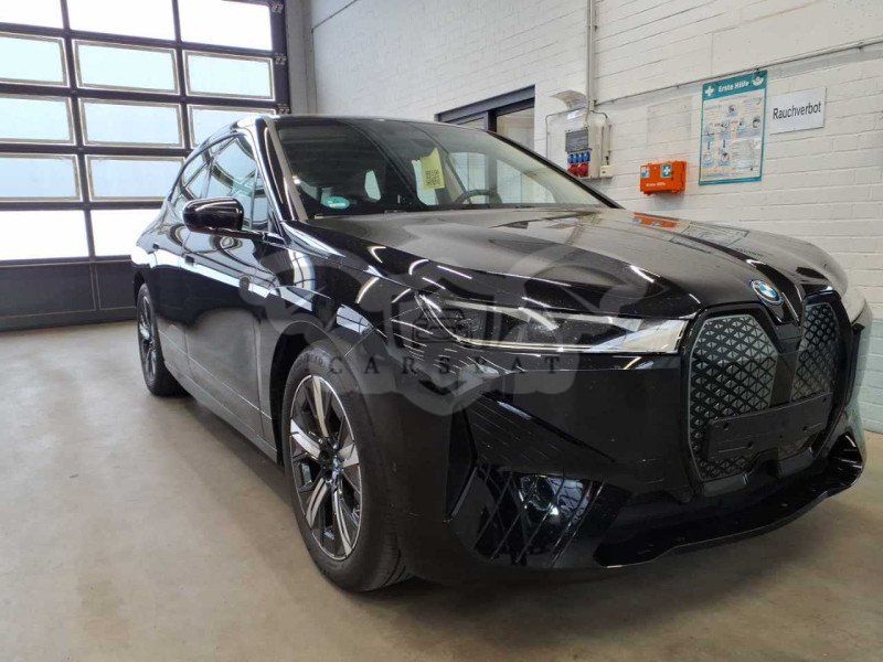 BMW iX 40 2024