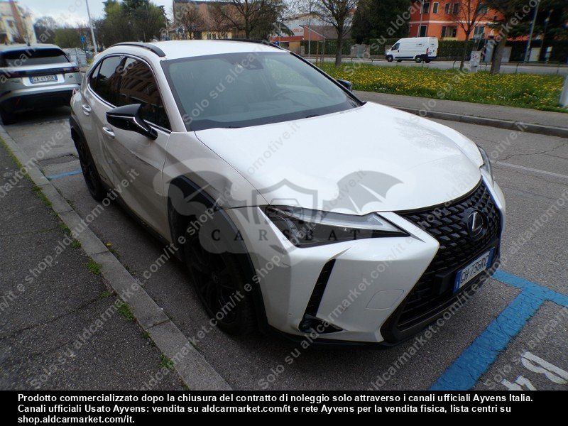 Lexus UX 2022