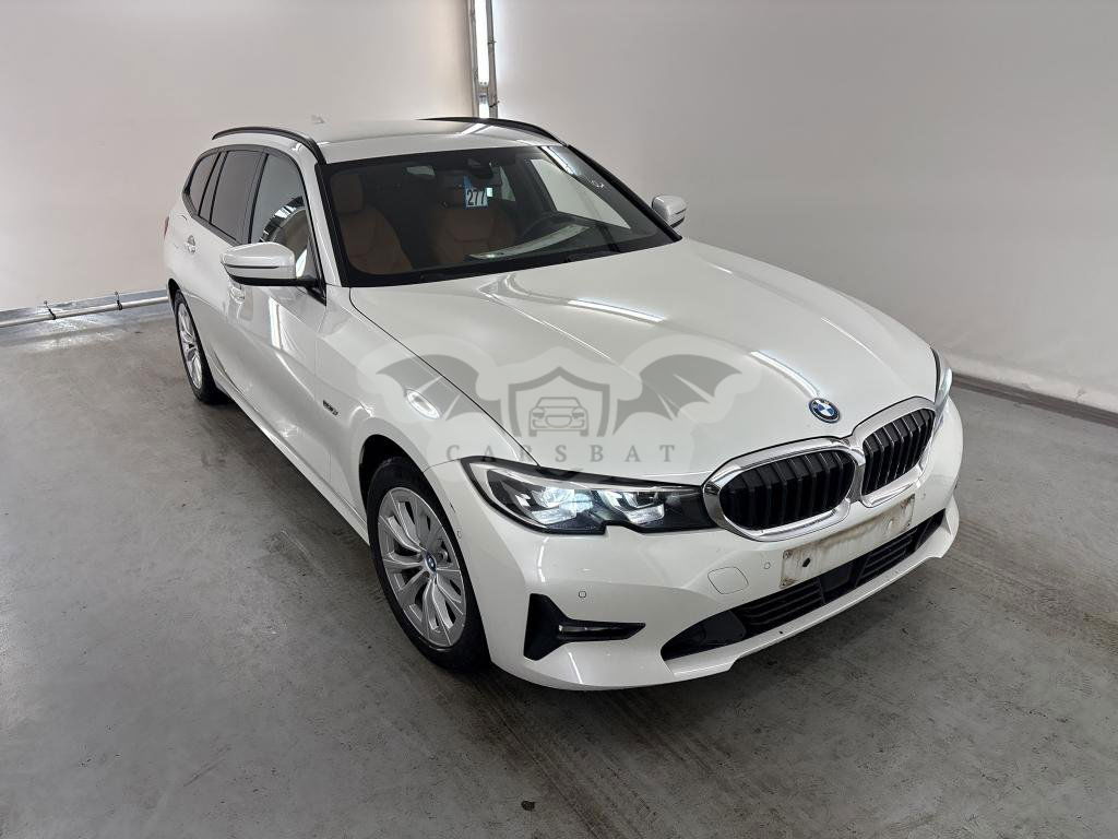 BMW 3 Series Touring 320e Business 2022