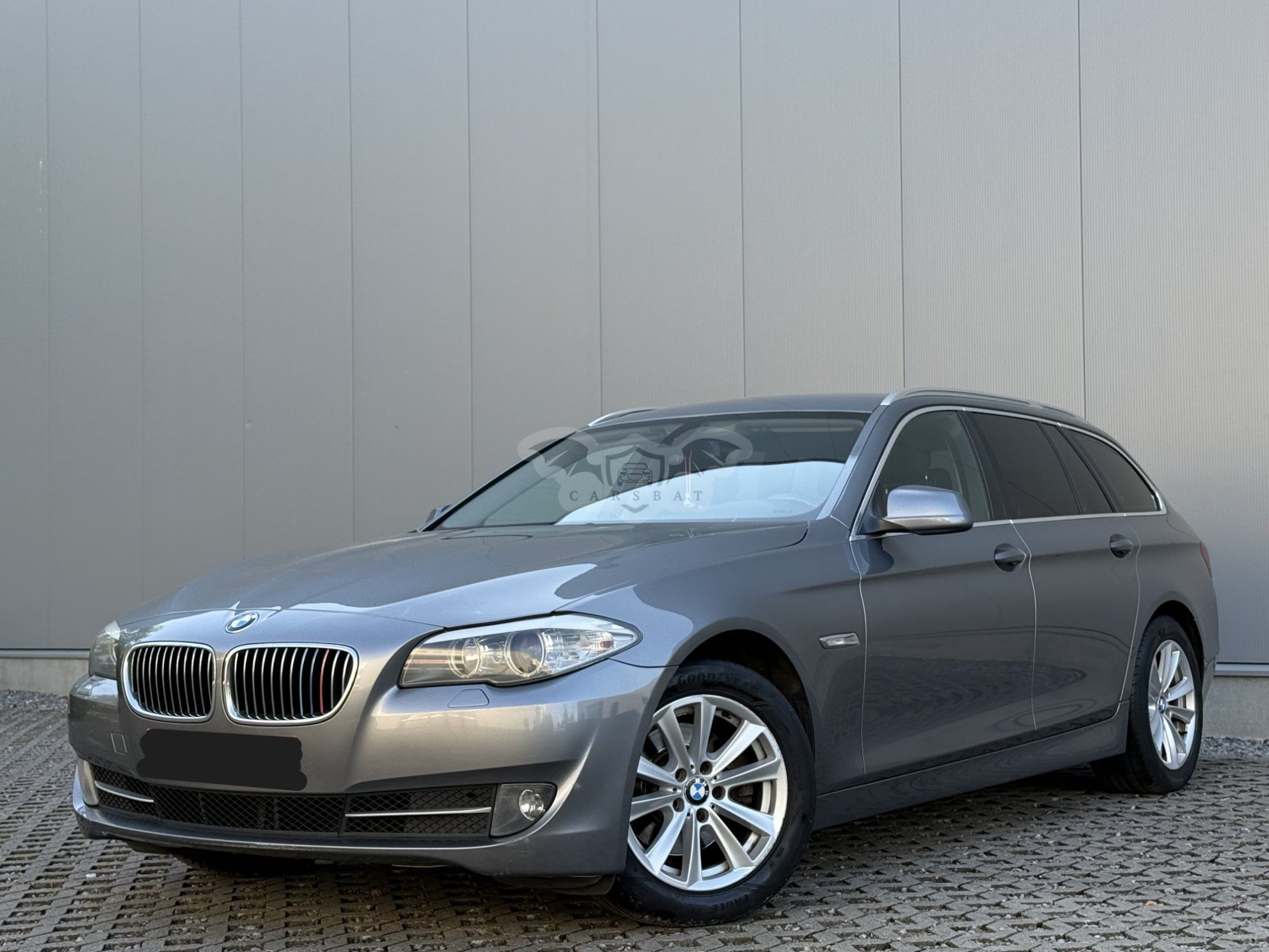 BMW 5 Series Touring 520d 2011