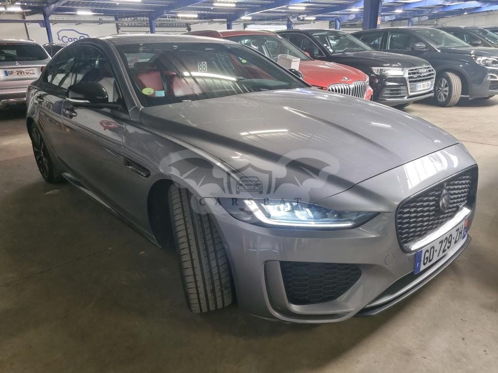 Jaguar XE R-Dynamic Black 2022