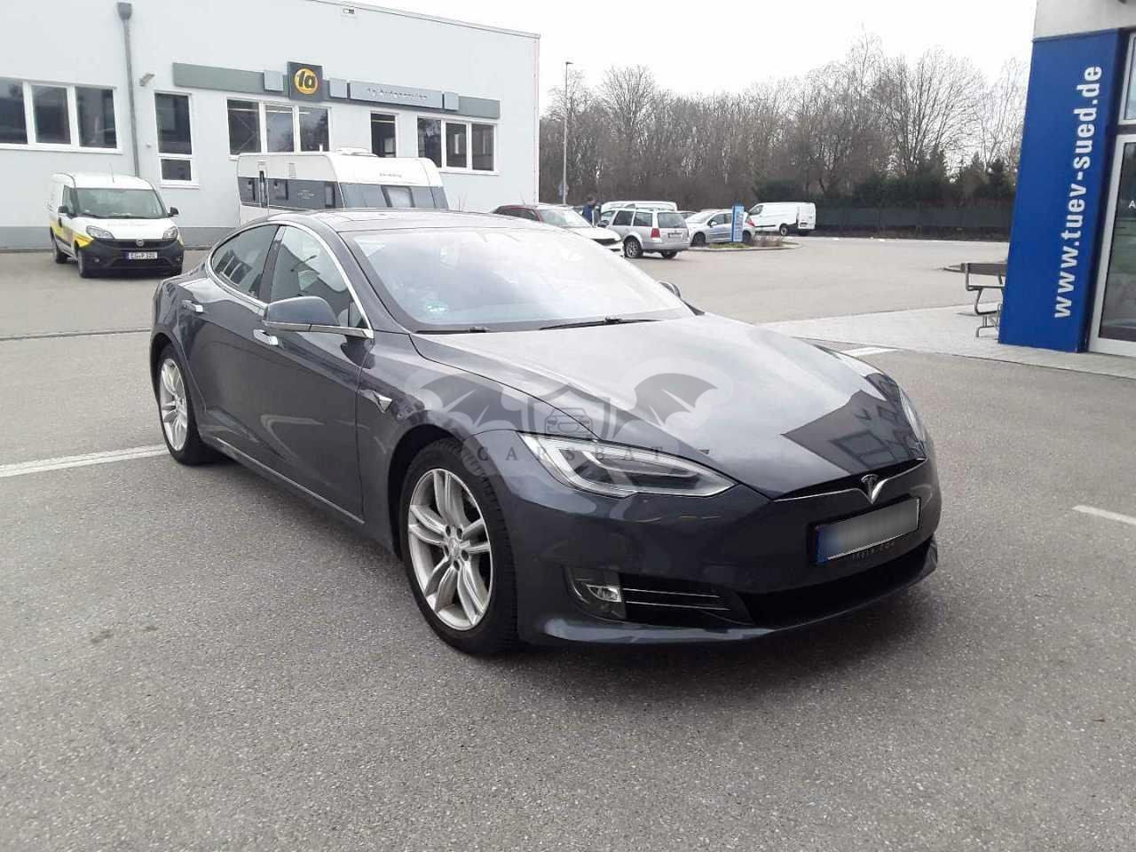 Tesla Model S 2019