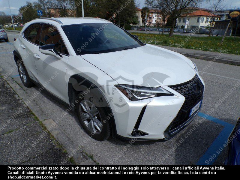 Lexus UX Business 2021