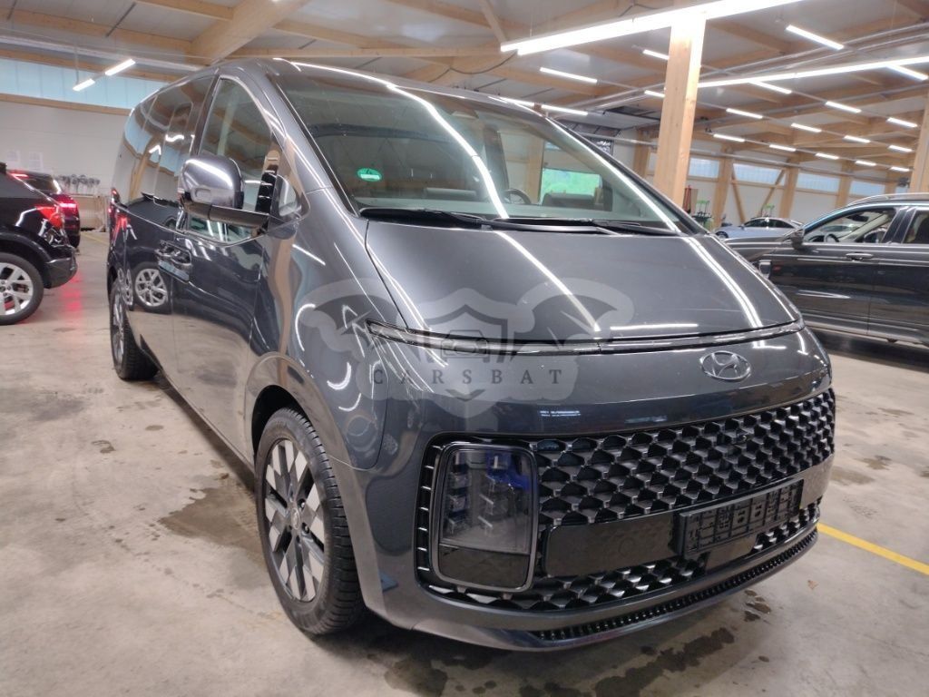 Hyundai Staria Signature 2021