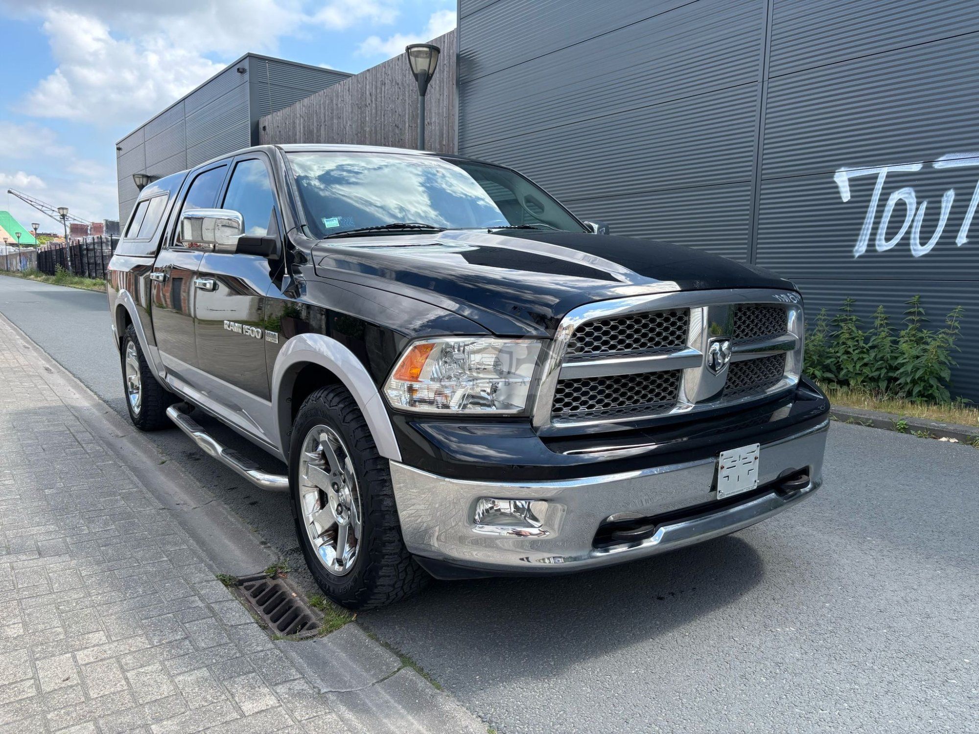 Dodge RAM 5.7 Laramie 2011