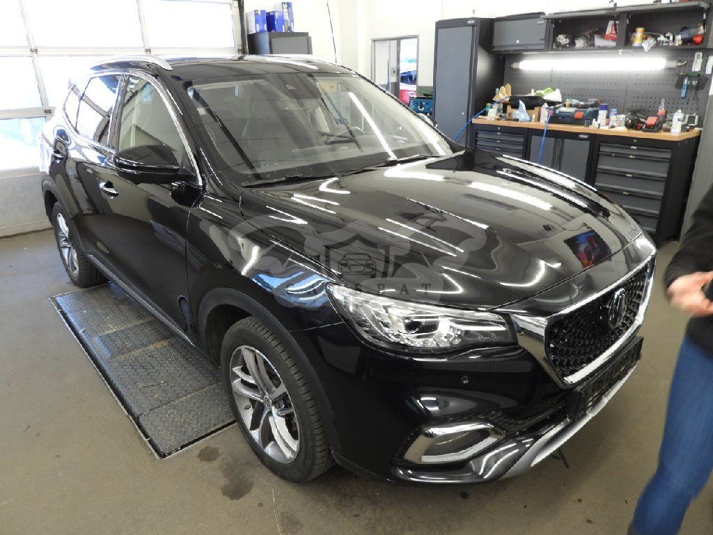 MG EHS Luxury 2022
