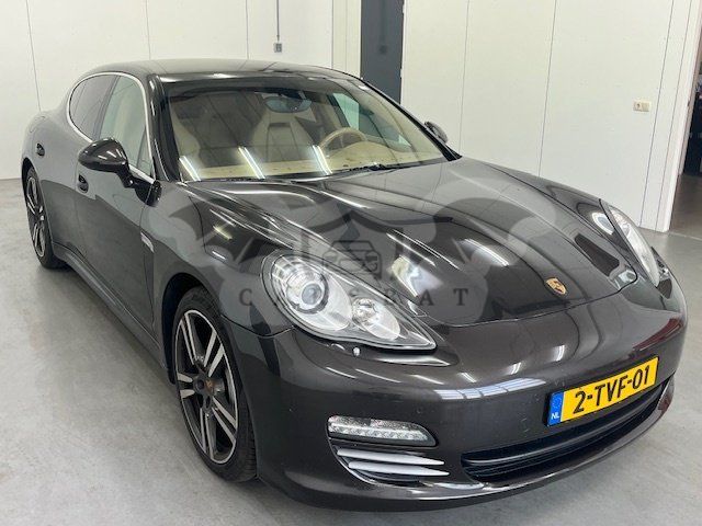Porsche Panamera 4S 4.8 2010