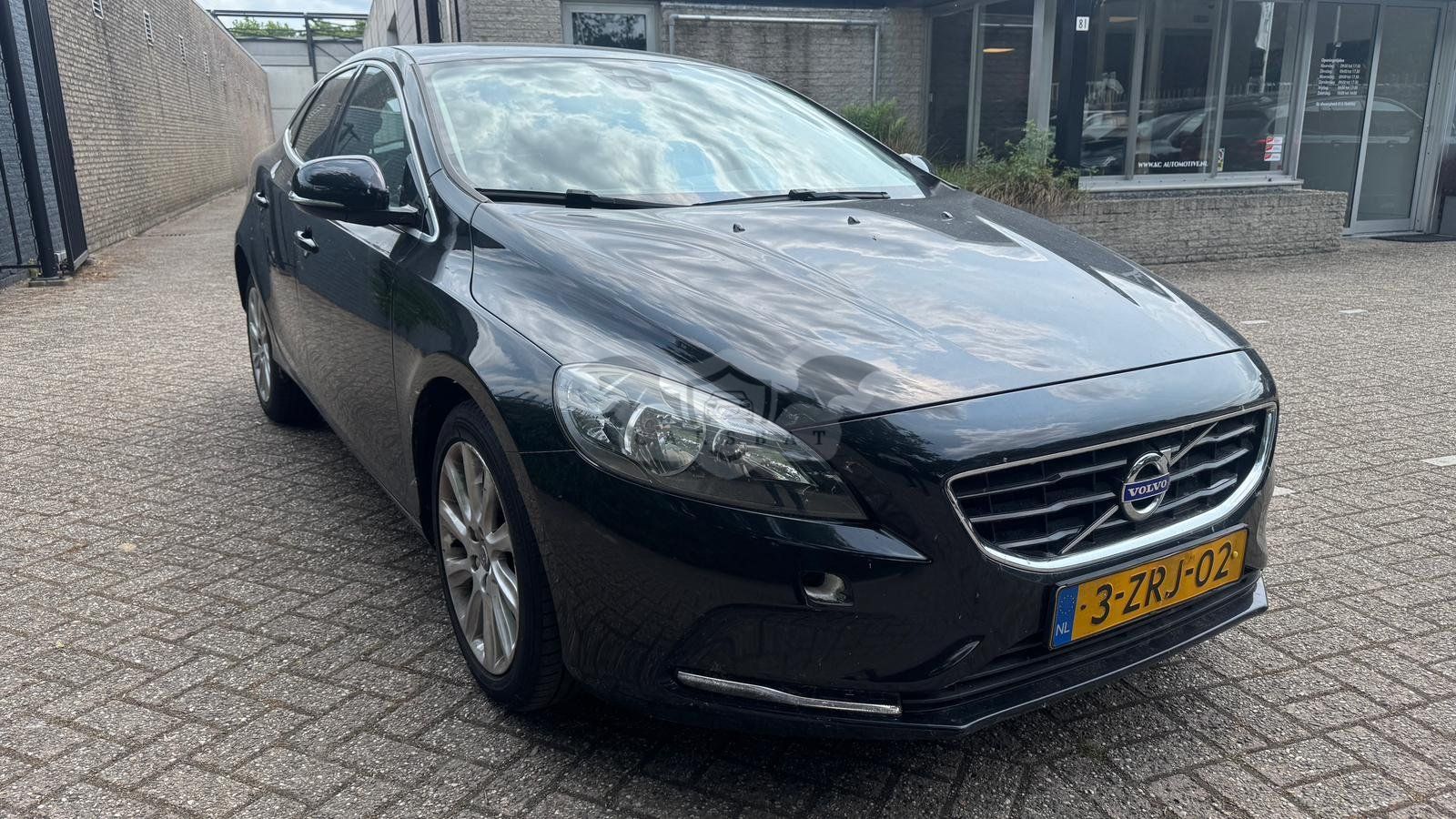 Volvo V40 T3 Momentum 2015