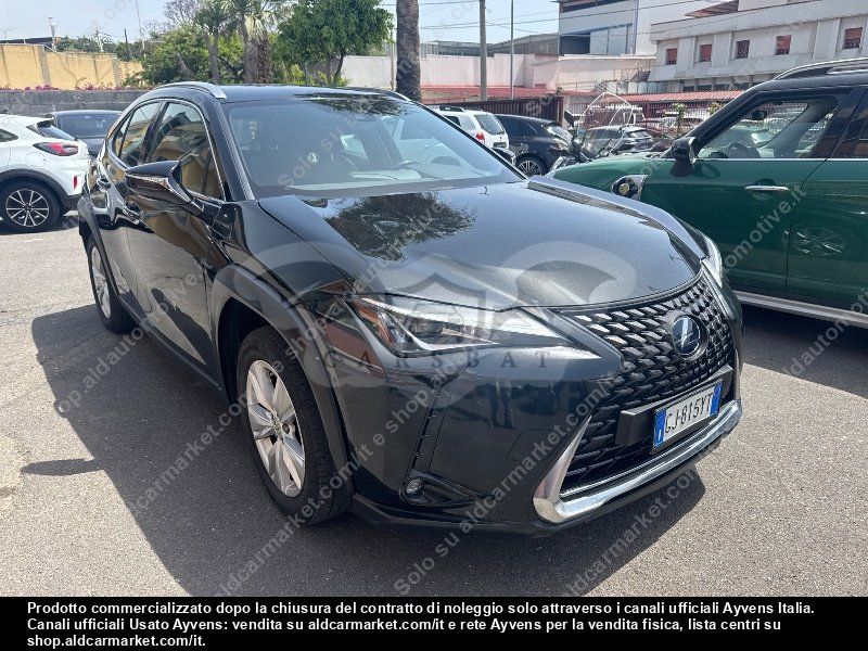 Lexus UX Business 2022