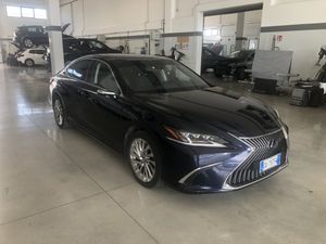 Lexus ES 300h Luxury 2022