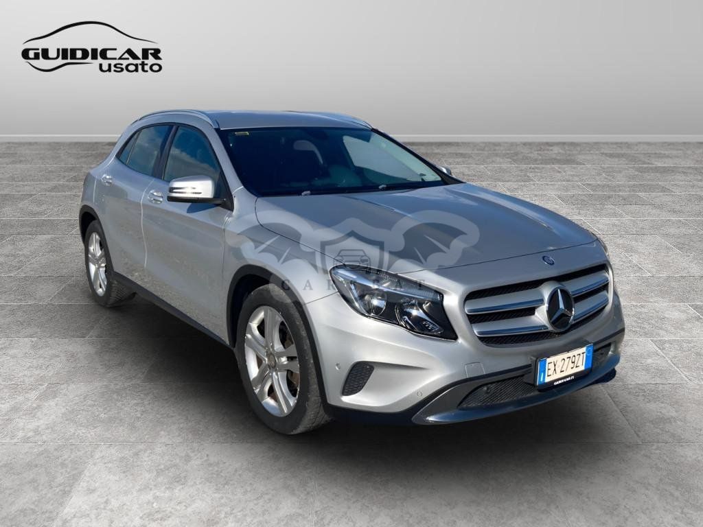 Mercedes-Benz GLA 200d Sport 2015