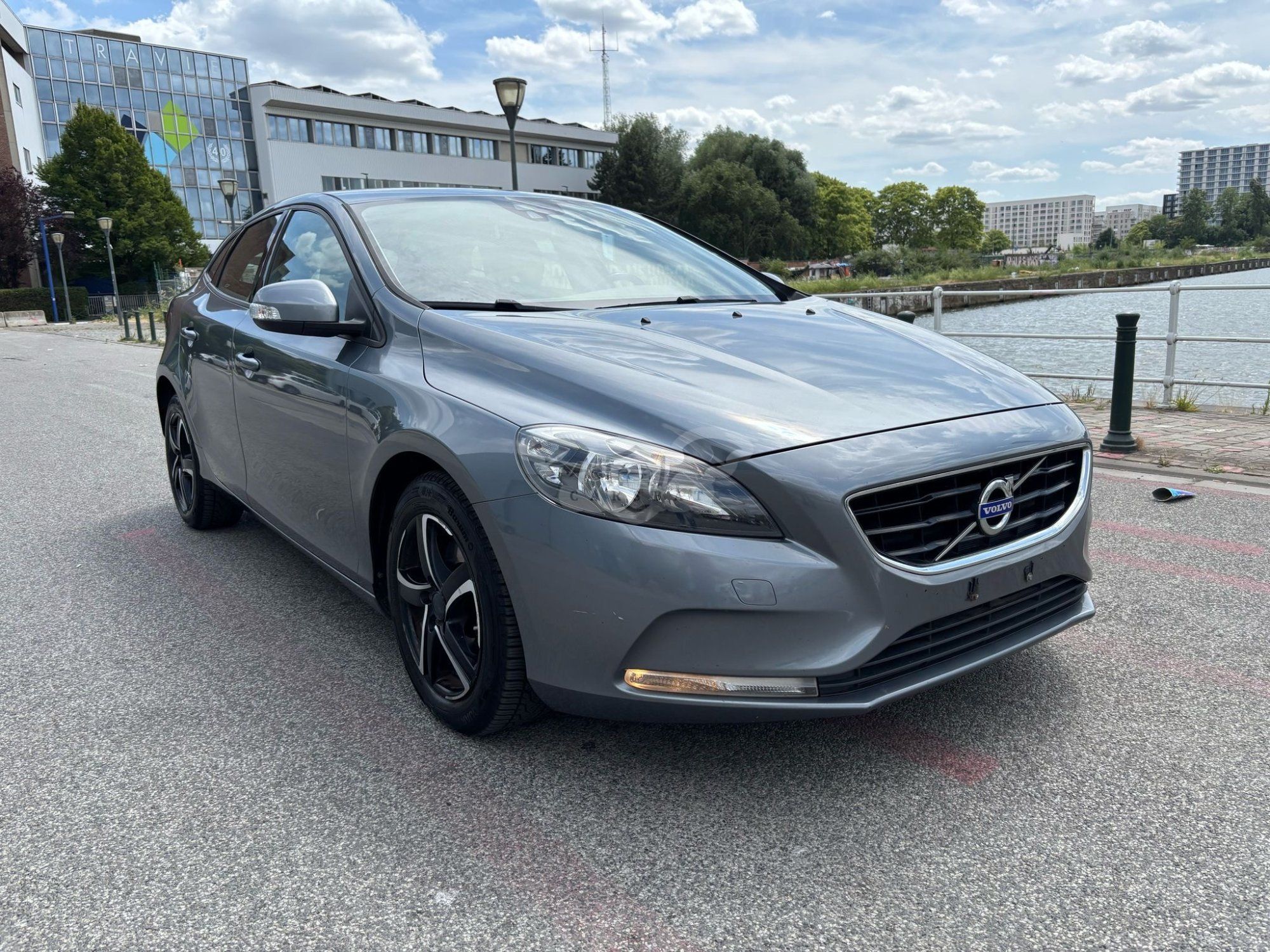 Volvo V40 T2 2014
