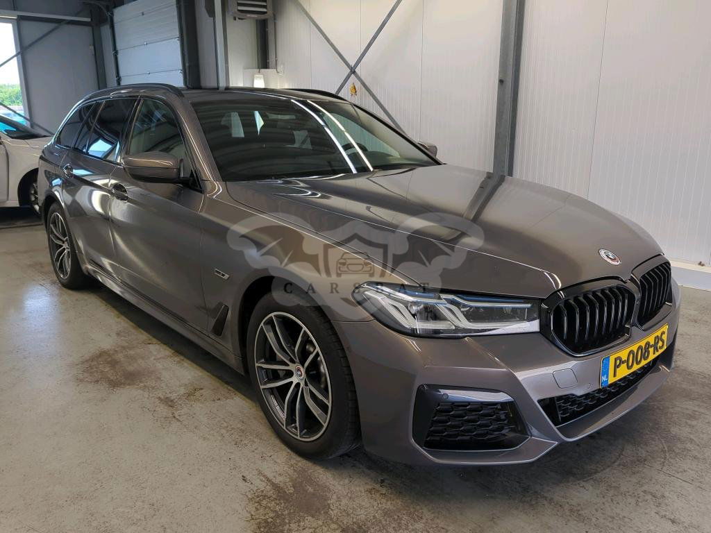 BMW 5 Series Touring 520e Business 2022