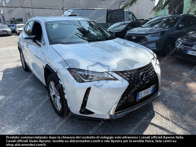 Lexus UX Business 2021