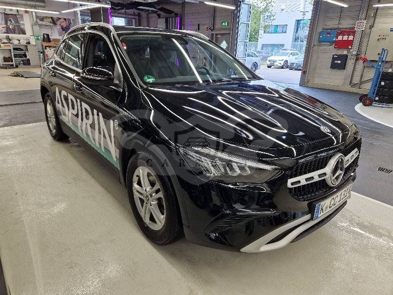 Mercedes-Benz GLA 180 2023