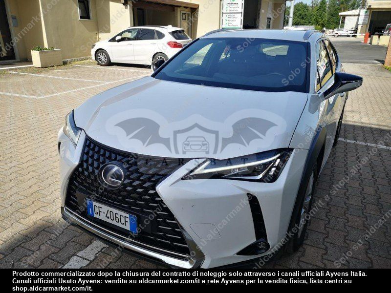 Lexus UX Business 2021