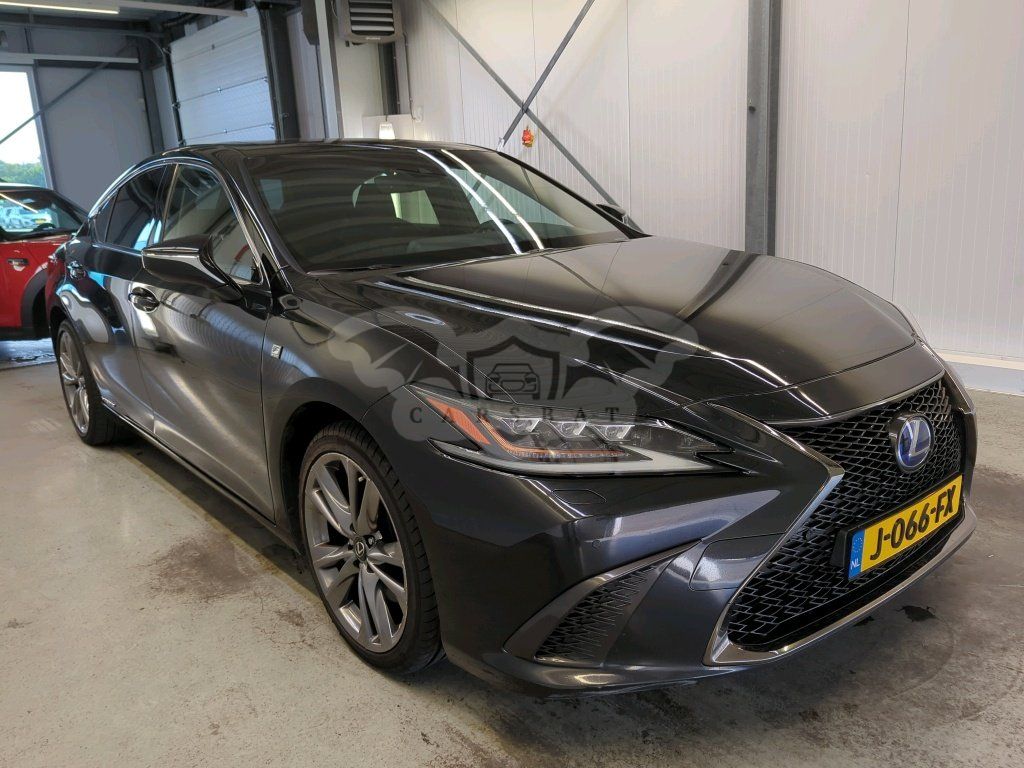 Lexus ES 300h F-Sport 2020