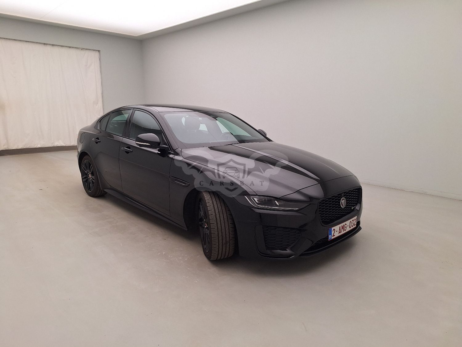 Jaguar XE 2.0d R-Dynamic S 2021