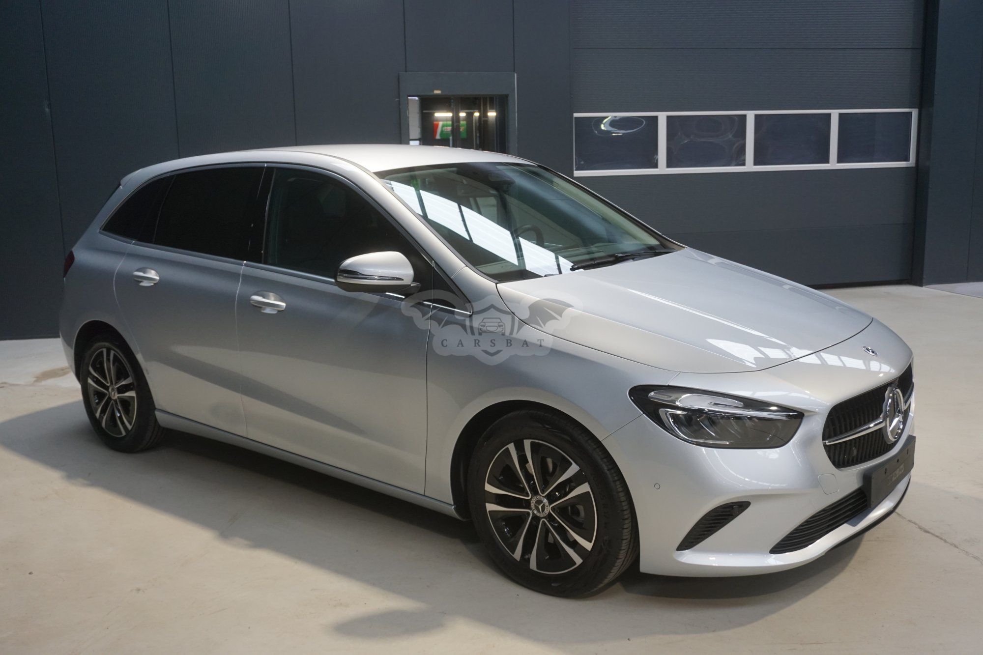 Mercedes-Benz B 180 2023