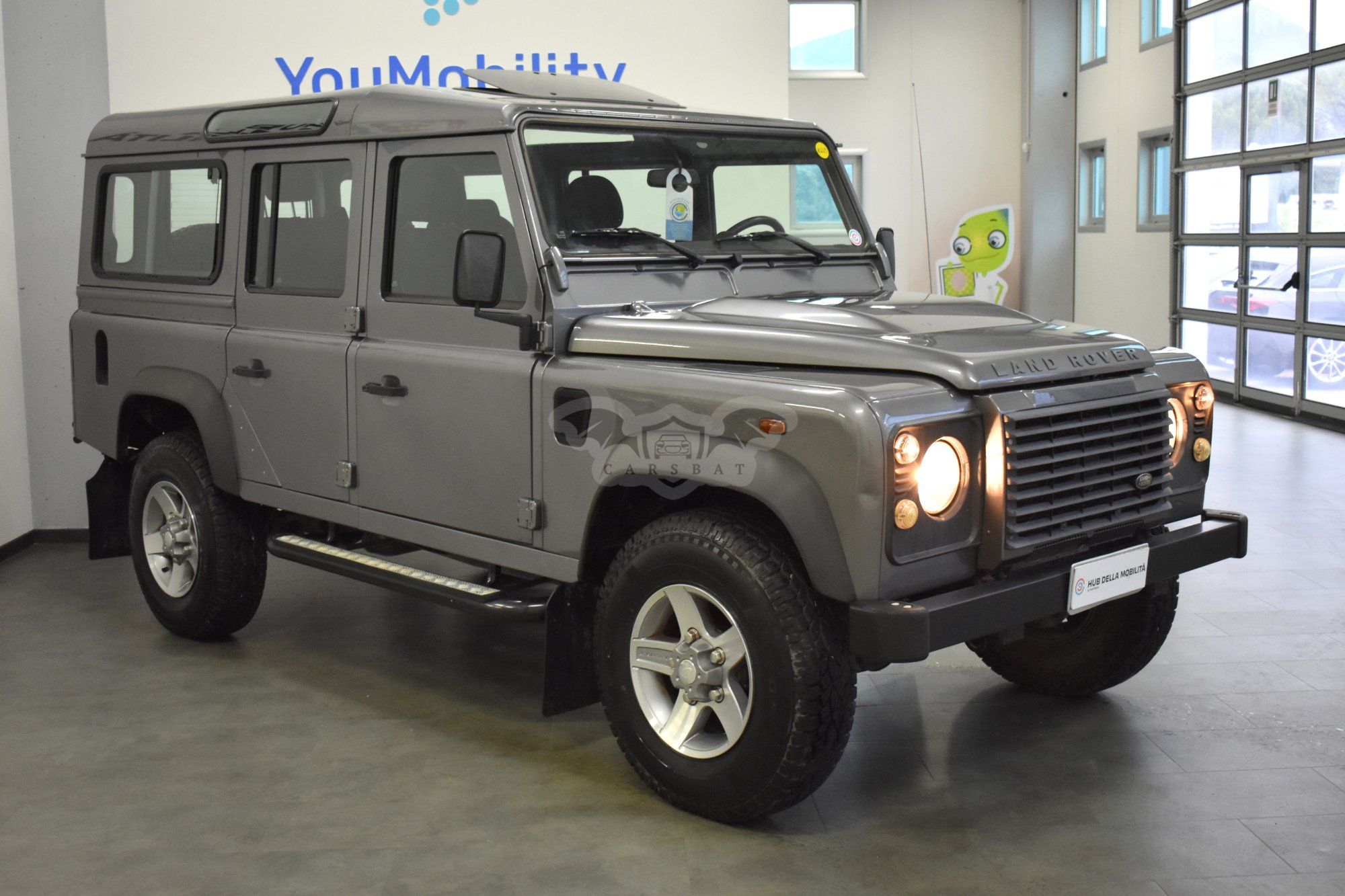 Land Rover Defender 110 2.4 SE 2011