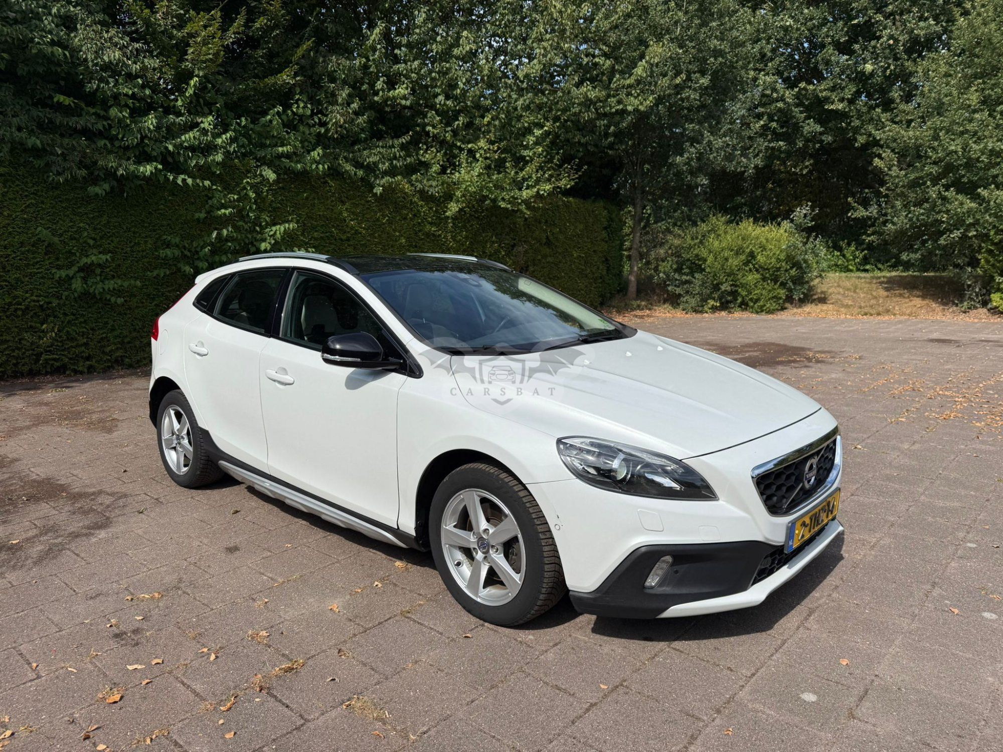 Volvo V40 Cross Country D2 Summum 2014