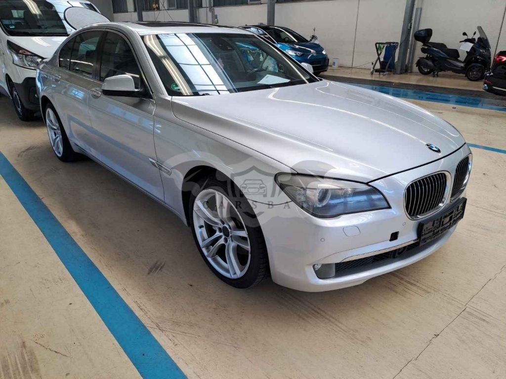 BMW 7 Series 730d 2010
