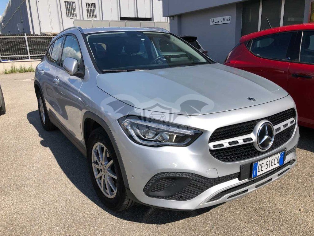 Mercedes-Benz GLA 200d Business 2021